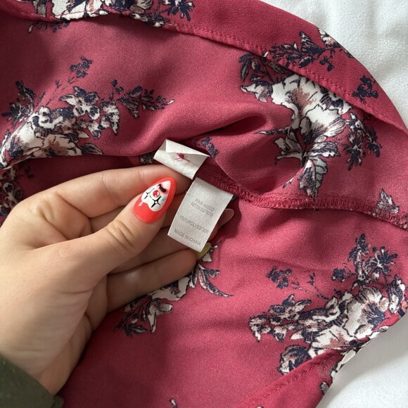 C Womens Size Small Blouse Sleeveless Red White Floral High Neck Layered - Picture 5 of 8